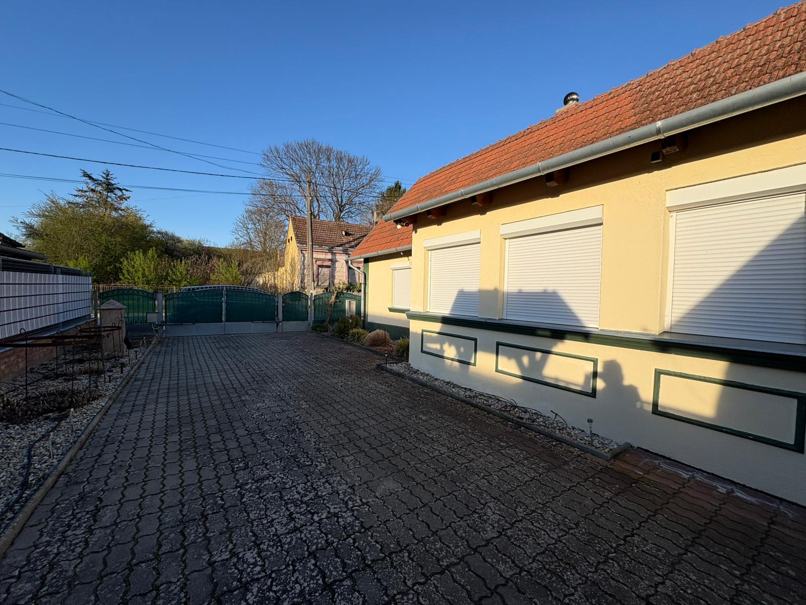 WhatsApp Image 2026-04-14 at 07.46.49