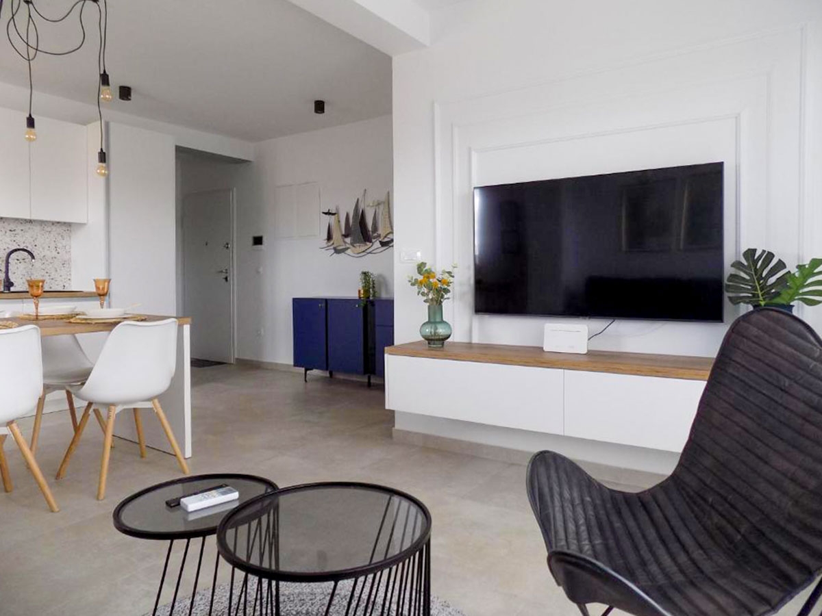 penthouse-s-krovnom-terasom-jacuzzijem-i-pogledom-na-more_10