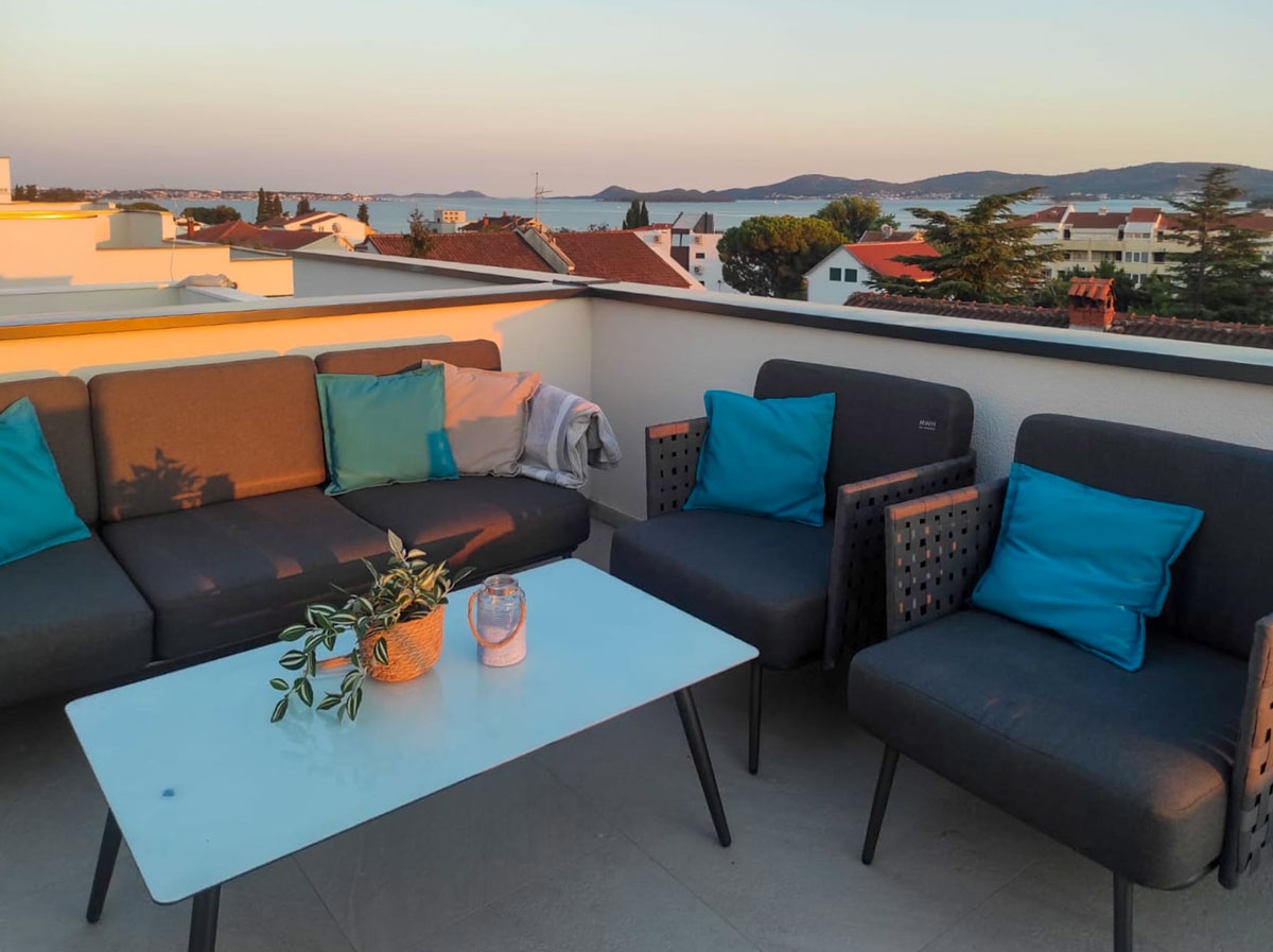 penthouse-s-krovnom-terasom-jacuzzijem-i-pogledom-na-more_5