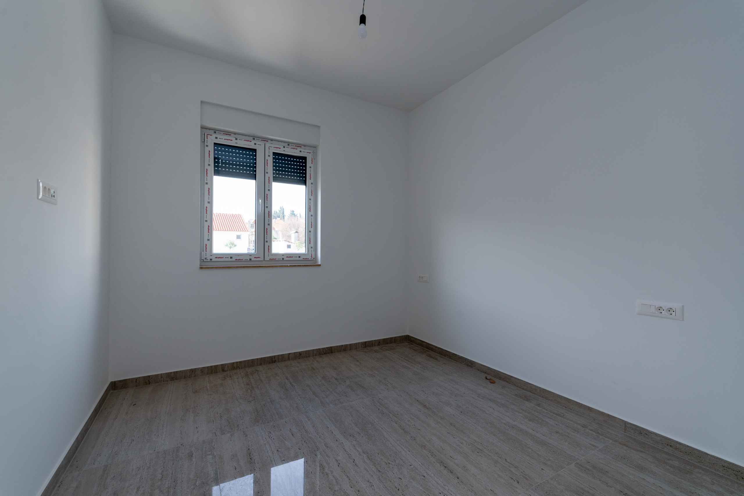 stan-u-novogradnji-u-neposrednoj-blizni-plaze_16