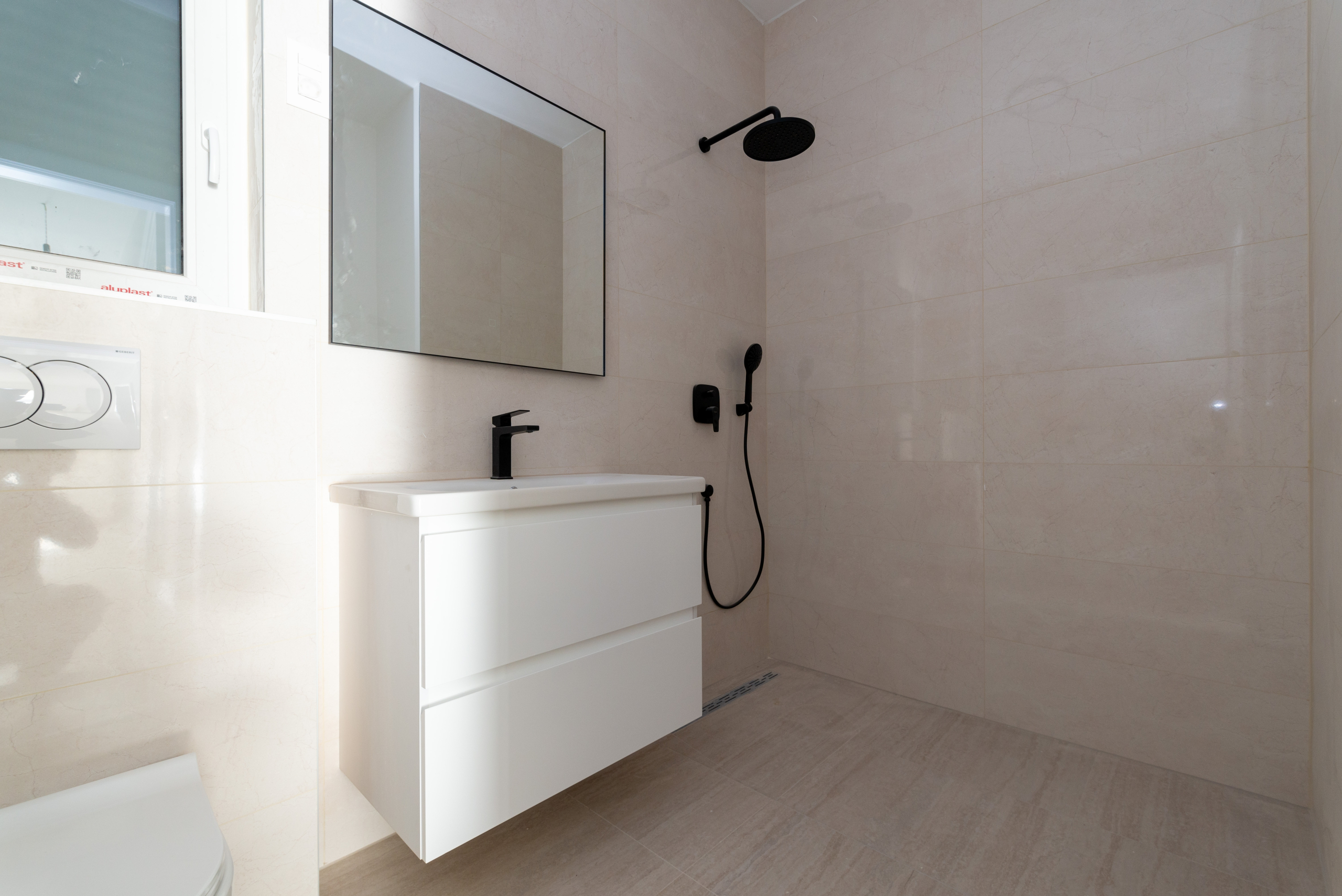 stan-u-novogradnji-u-neposrednoj-blizni-plaze_17