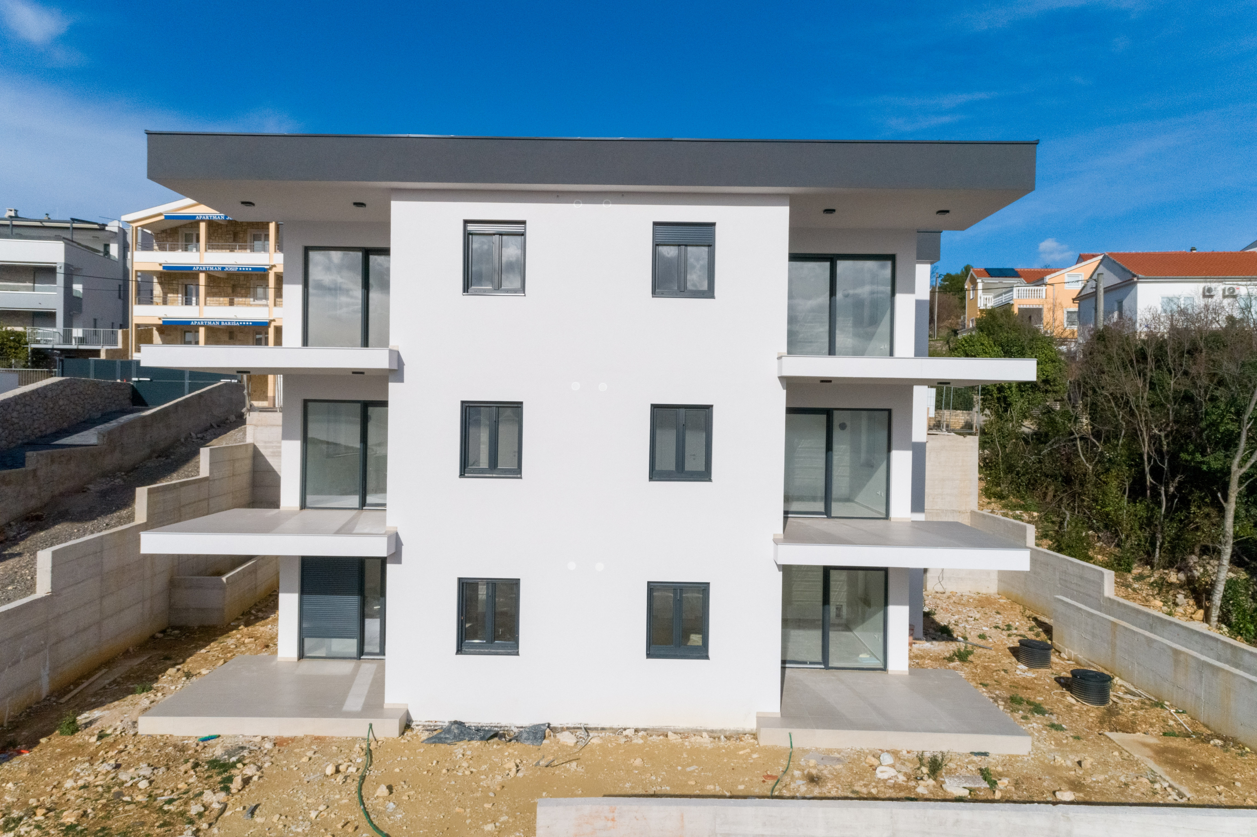 stan-u-novogradnji-u-neposrednoj-blizni-plaze_20