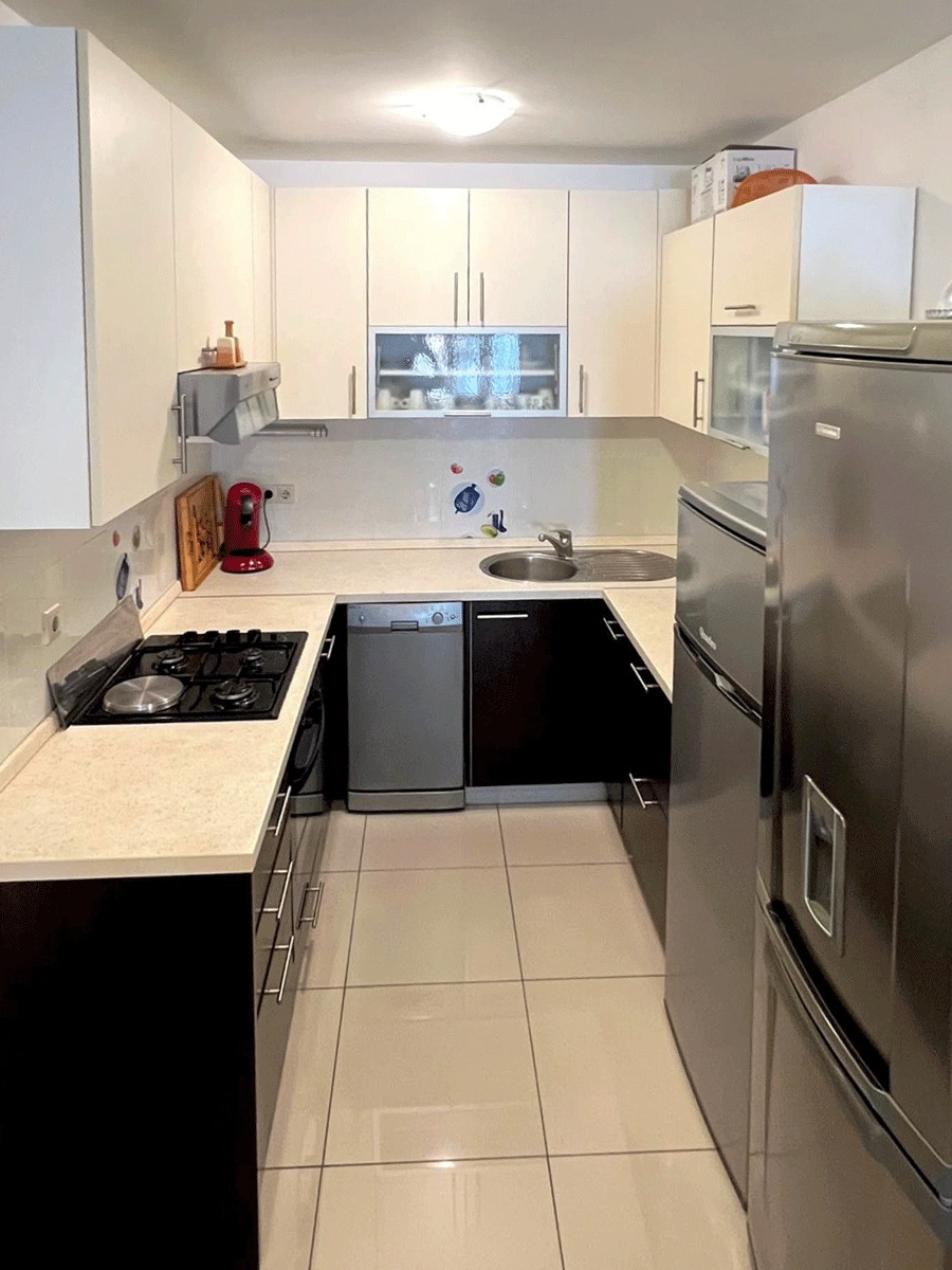 sukosan-trosoban-stan-s-dvoristem-130-m-od-plaze_12