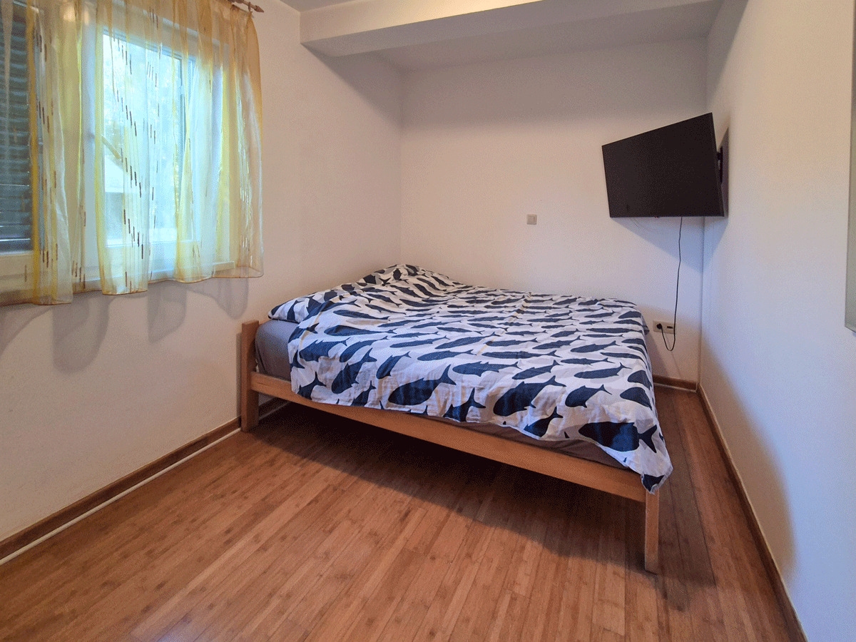 sukosan-trosoban-stan-s-dvoristem-130-m-od-plaze_7