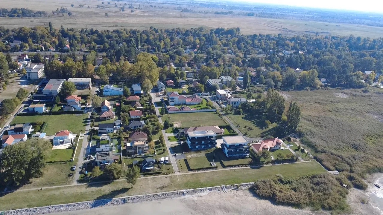 Eladó lakás Fonyód – légifotó a Balaton-partról