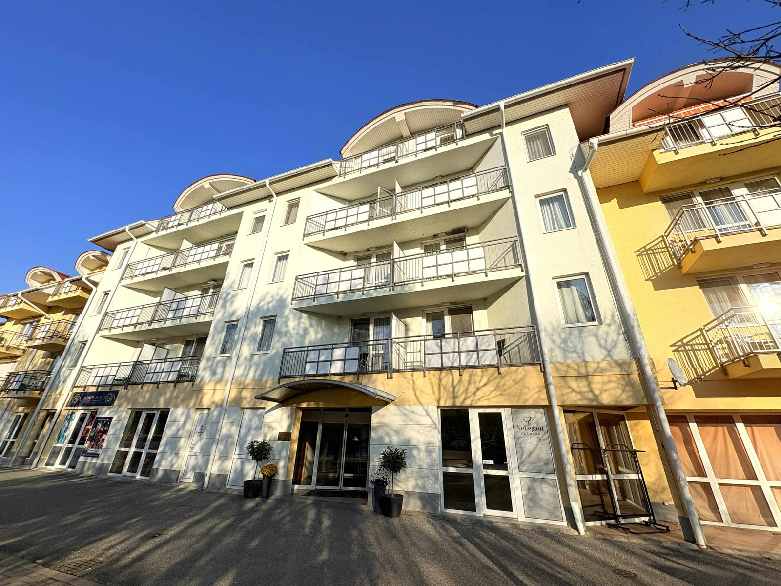 A Club Mendan Apartmanház épülete